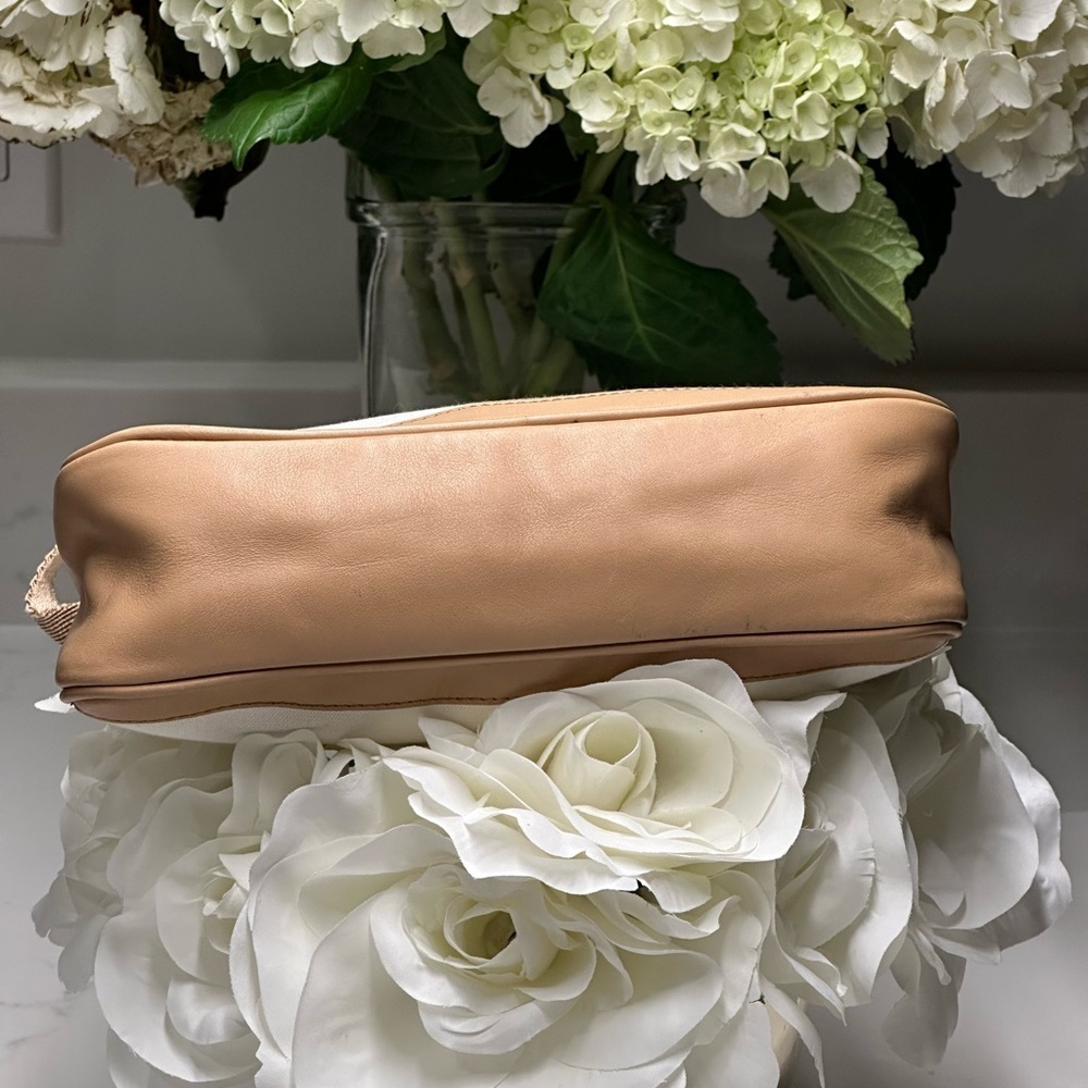 🔥🔥🔥Gucci Tan and White Mini Bag with Silver Accents EUC! + COA - Picture 6 of 12